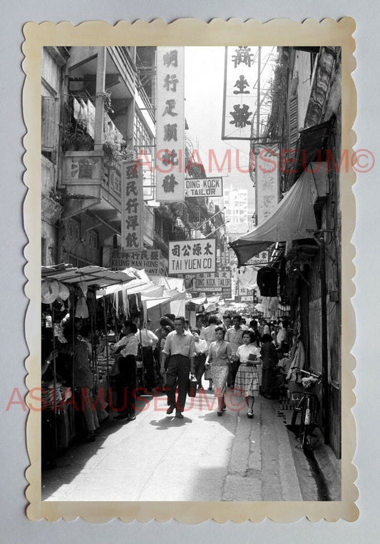 CENTRAL QUEEN'S ROAD STREET SCENE WOMEN  B&W Vintage HONG KONG Photo 26476 香港旧照片