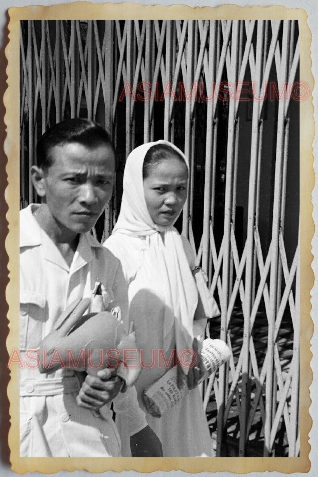 60s Vietnam War STREET SCENE RABBIT ORIENTAL LADY PORTRAIT Vintage Photo 1118