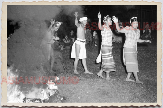 50s PHILIPPINES MOUNTAIN TRIBE CAMP TATTOO WOMEN MEN DANCE Vintage Photo 24206