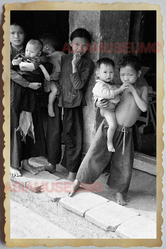 50s Vietnam SAIGON STREET SCENE CHILDREN BOYS GIRLS BABY ROAD Vintage Photo 486