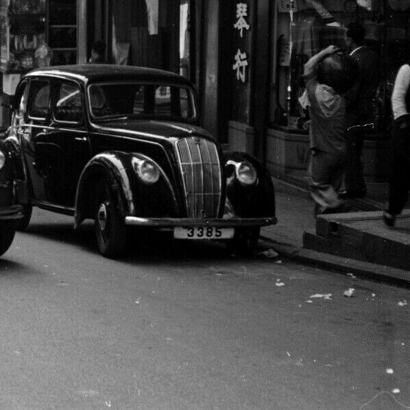 40's LARGE HONG KONG CENTRAL CAR STREET SCENE LADY Old Vintage Photo 香港老照片 #98