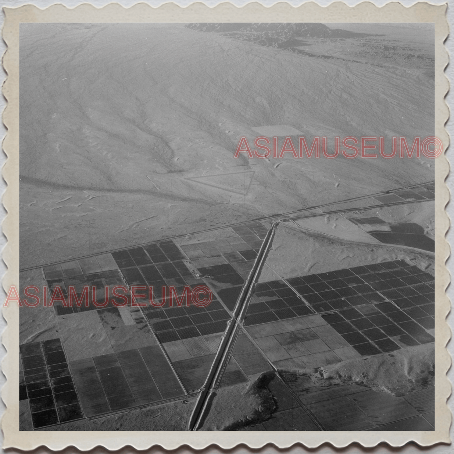 50s ARIZONA AERIAL VIEW MOUNTAIN HILL FARMLAND FIELD SKY VINTAGE USA Photo 11869