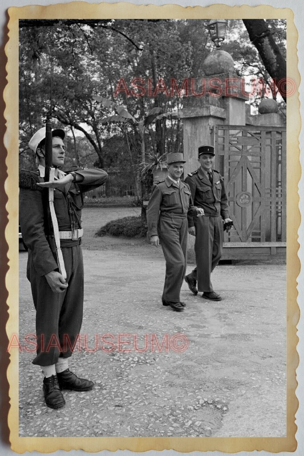 50s Vietnam SAIGON FRENCH  COLONIAL BUILDING ARMY SOLDIER FLAG Vintage Photo 693