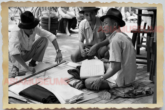 50s Vietnam SAIGON MARKET MAN STREET SCENE VENDOR FABRIC OLD Vintage Photo 1293