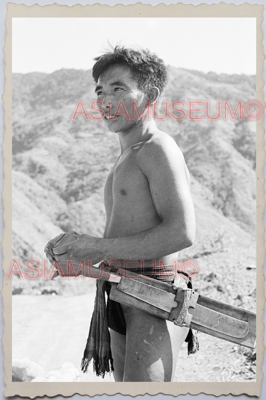 50s PHILIPPINES TRIBE CAVEMAN TATTOO SMILING WEAPON HUNTING VINTAGE Photo 24167