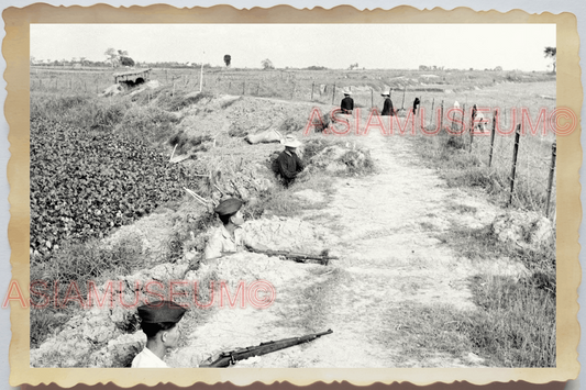 40s WW2 Vietnam MILITARY VIETNAMESE SOLDIER TRENCHES BATTLE Vintage Photo 27959