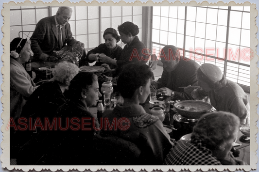 50s JAPAN TOKYO RESTAURANT SUSHI TOURIST DINING BAR CAFE B&W Vintage Photo 24705