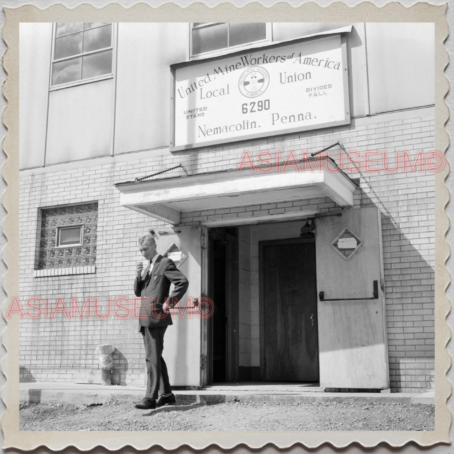 50s NEMACOLIN PENNSYLVANIA GREENE COUNTY MAN SUIT WORKER VINTAGE USA Photo 8326