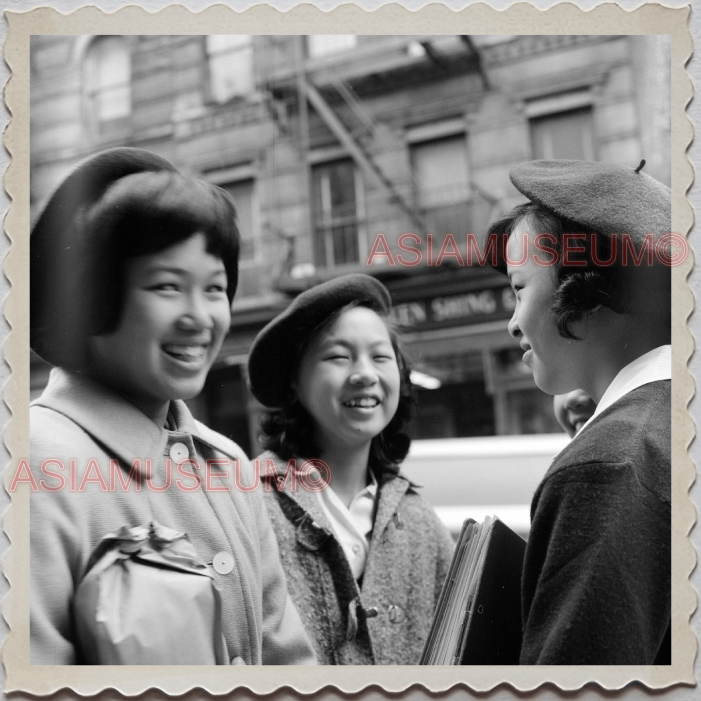 50s MANHATTAN NEW YORK CITY CHINATOWN ASIAN SCHOOL GIRL VINTAGE USA Photo 9488