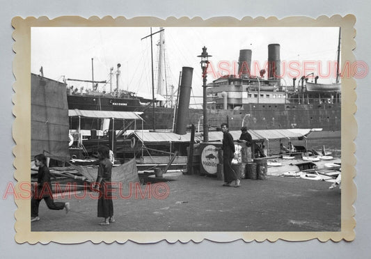 WORKER HARBOR SHIP BOAT FERRY TERMINAL PIER Vintage Hong Kong Photo 04083 香港旧照片