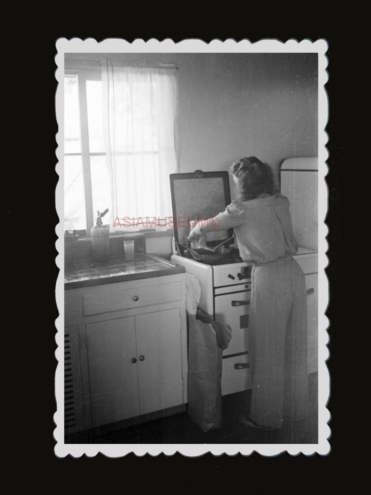 1950s BRITISH COLONY LADY WOMEN KITCHEN COOKING GAS Vintage Hong Kong Photo #812