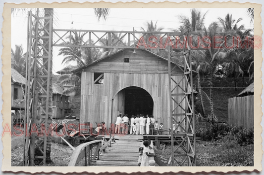 50s PHILIPPINES MANILA KOLAMBUGAN VILLAGE CHURCH JESUS PRAY Vintage Photo 29190