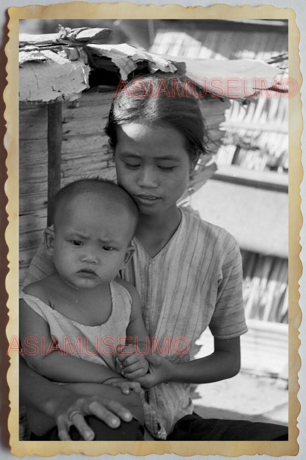 40s Vietnam War SAIGON VILLAGE YOUNG GIRL BOY BABY PORTRAIT Vintage Photo 1395