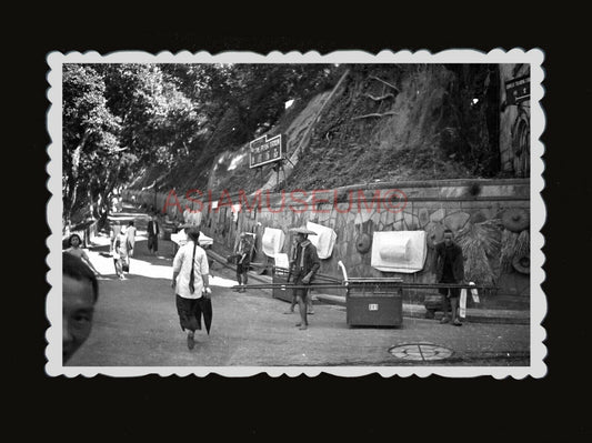 1940s PEAK TRAM VICTORIA STREET WOMEN VENDOR VINTAGE B&W Hong Kong Photo #1565