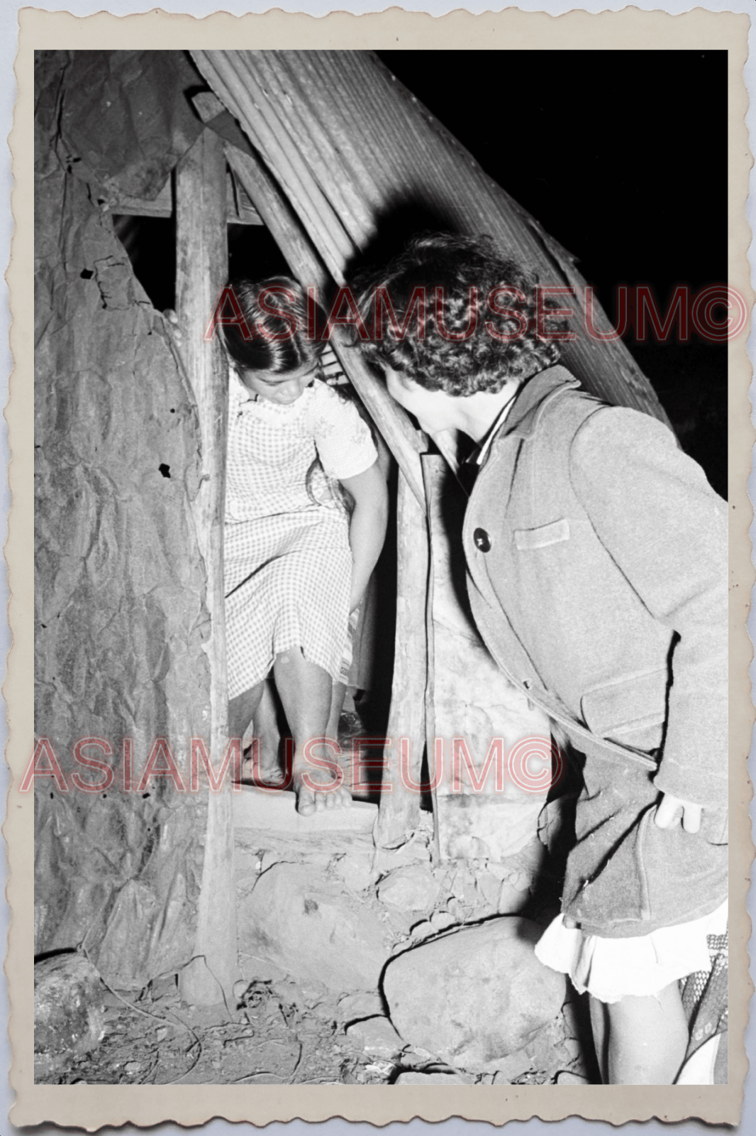 50s PHILIPPINES IFUGAO LUZON YOUNG GIRL MAN VILLAGE HOUSE Vintage Photo 24399