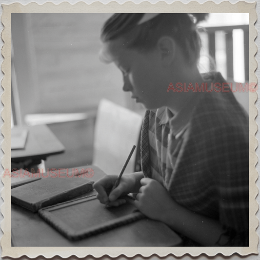 50s VIRGINIA CITY STOREY NEVADA RENO GIRL STUDENT PENCIL WORK OLD USA Photo 8563