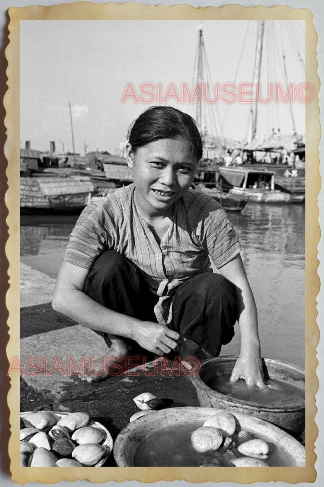 60s Vietnam War PORTRAIT COOKING WOMEN LADY PIER BOAT HOUSE Vintage Photo 1094