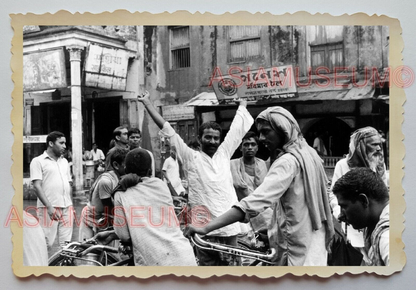 1940s New Delhi Men Trishaw Street Scene Bicycle Shop  Vintage INDIA Photo #1153