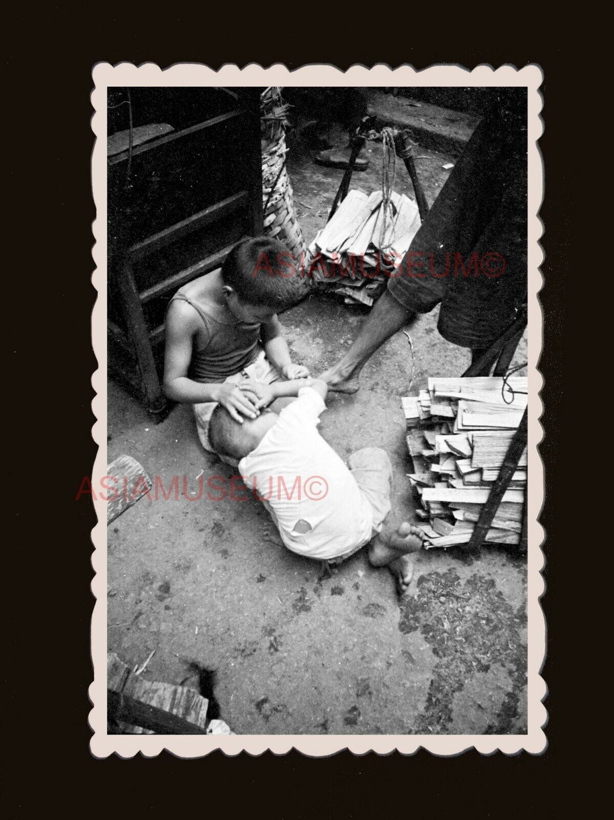 1940's Boy Children Play Kindling Street Vintage Old Hong Kong Photo 香港旧照片 #3032