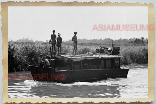 50s Vietnam War Saigon Ho Chi Minh Mekong River Boat Ship Man Vintage Photo #737