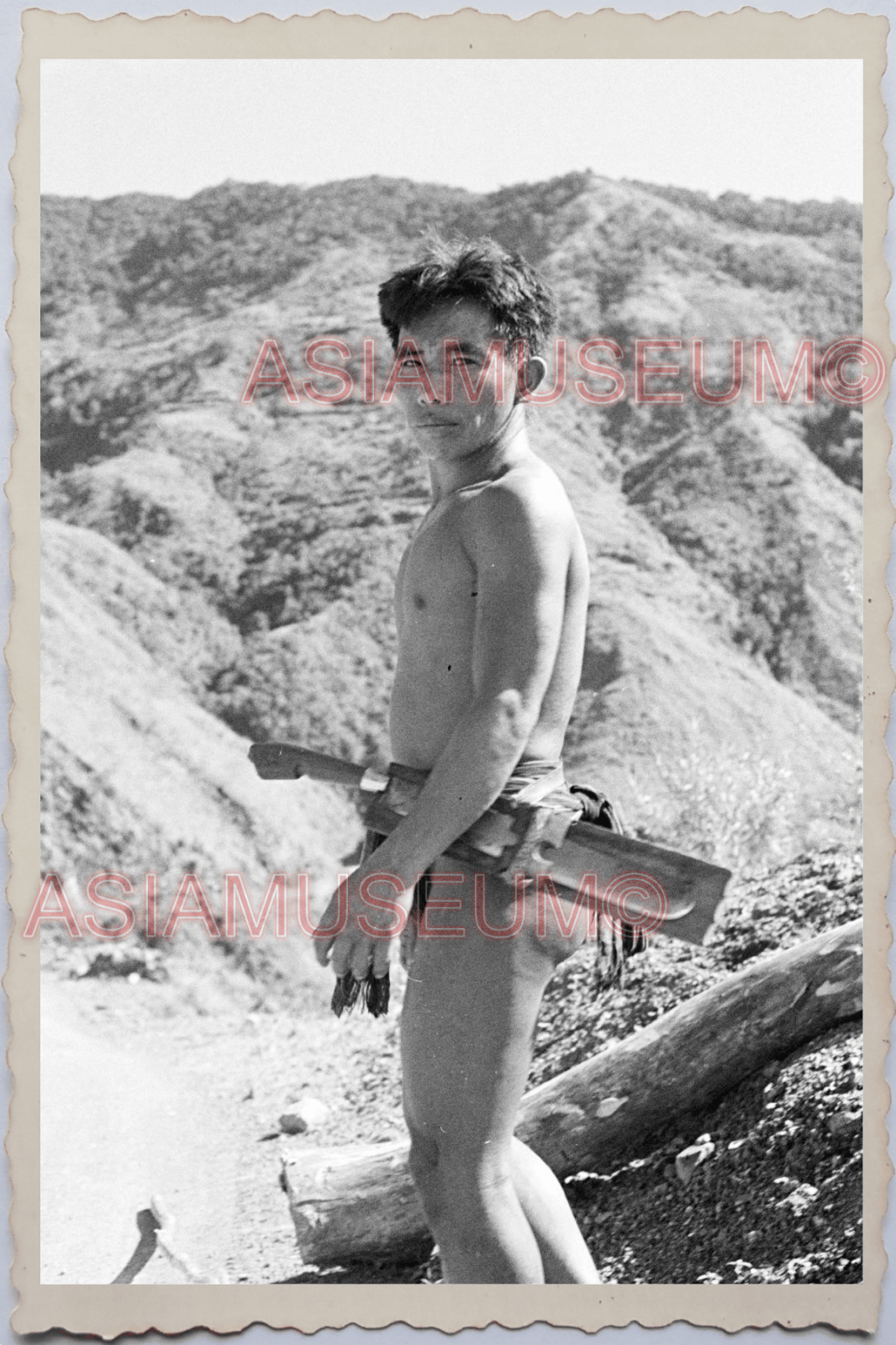 50s PHILIPPINES TRIBE CAVEMAN TATTOO SMILING WEAPON HUNTING VINTAGE Photo 24174