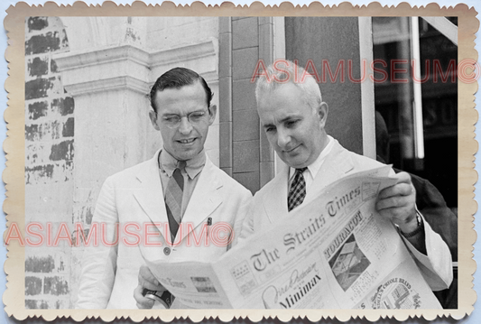 40s WW2 Street Scene The Straits Times Newspaper Vintage Singapore Photo 17601