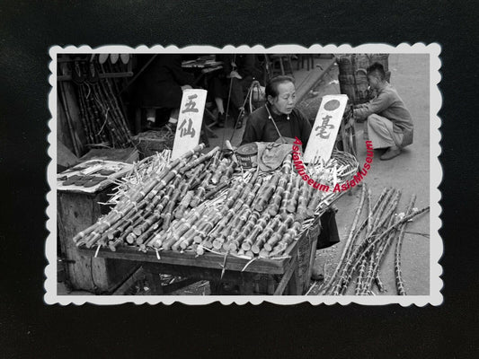 50s Vintage Hong Kong Photo B&W Women Sugar Cane Roadside Stall  Old Street #142