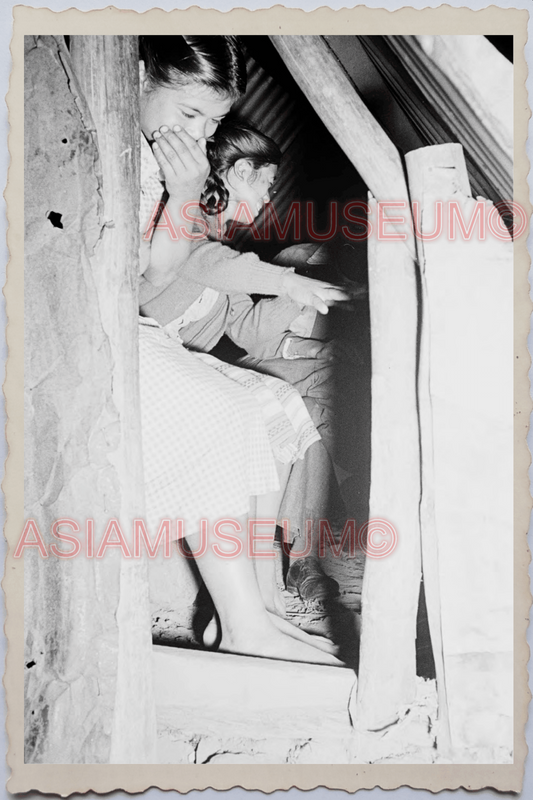 50s PHILIPPINES LUZON YOUNG GIRL TRIBE HOUSE HUT LAUGHING Vintage Photo 24349