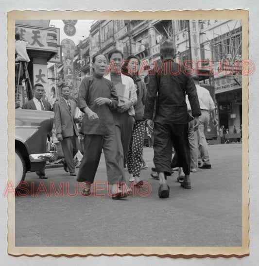 40's Central WanChai Women Cross Road Street Vintage Hong Kong Photo 香港旧照片 27421