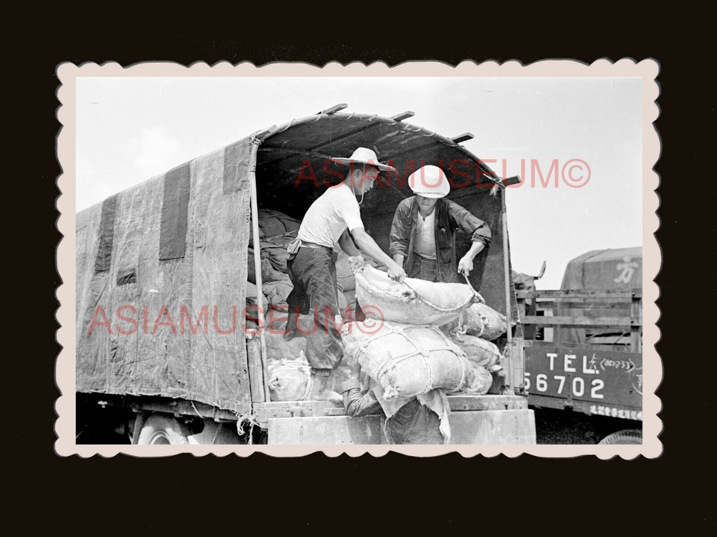 1940's Truck Man Kam To China border crossing Hong Kong Photograph 香港旧照片 #3081