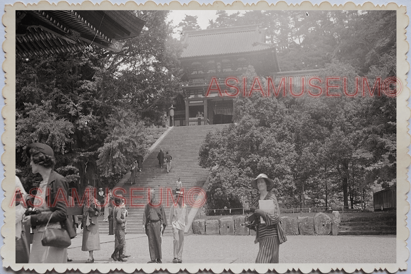 WW2 1950s JAPAN KAMAKURA SHINTO TEMPLE Kanagawa Lady Kimono Vintage Photo #7242