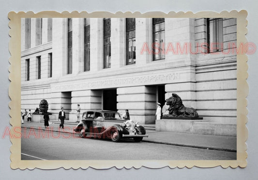 1940s Hong Kong and Shanghai Bank Lion Statue Vintage Car Photograph 18332 香港旧照片