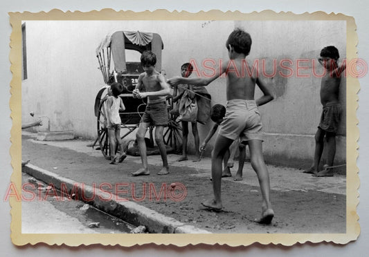 1940s Calcutta CHILDREN BOYS STREET SCENE PLAYING B&W Vintage INDIA Photo #1102