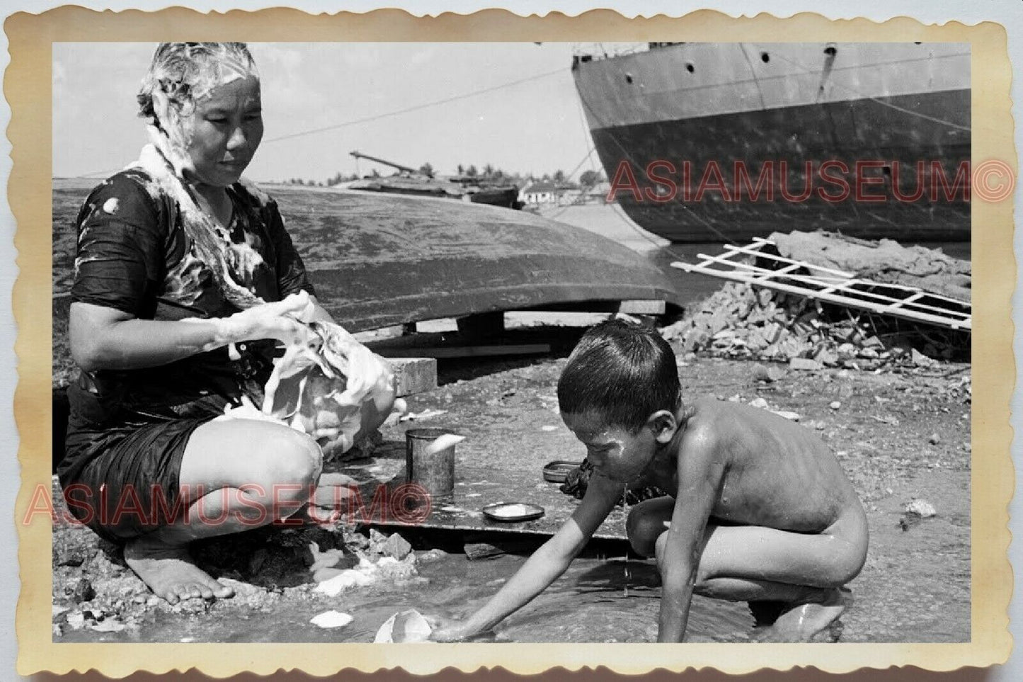 50s Vietnam War Saigon Women Boy Children Washing Pier River Vintage Photo #744