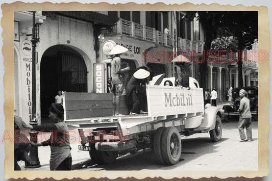 40s Vietnam MAN COOLIE WORKER CAR TRUCK SHOP STREET SCENE OLD Vintage Photo 4366