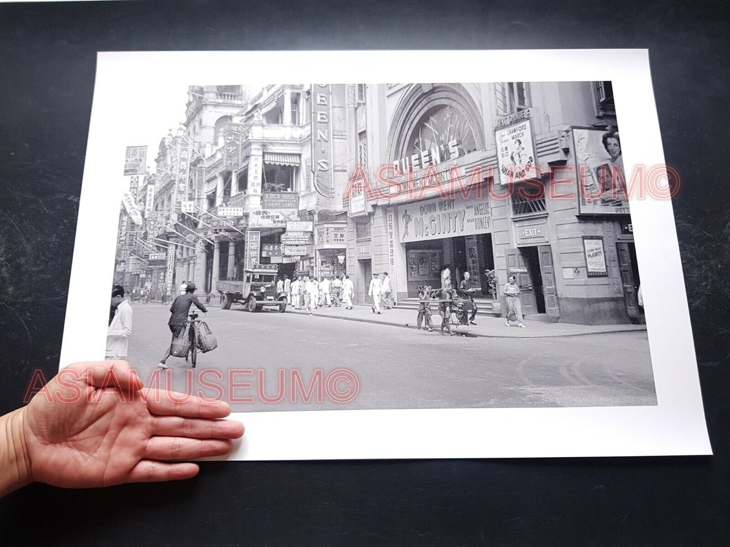 WW2 HONG KONG QUEEN'S THEATER CENTRAL CINEMA STREET SCENE Vintage Photo 香港老照片