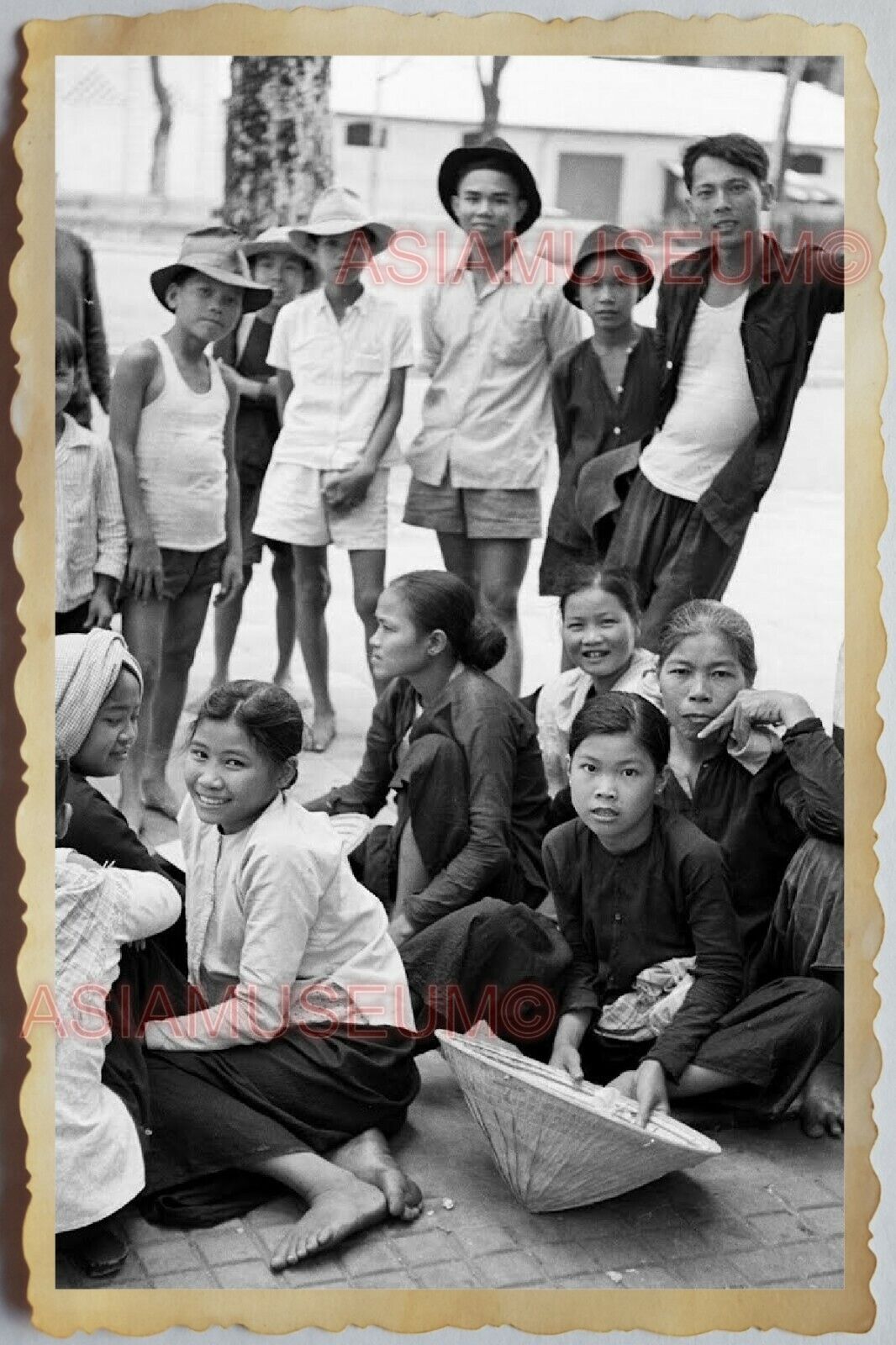 50s Vietnam SAIGON STREET SCENE YOUNG MAN LADY HAPPY FACE GIRL Vintage Photo 626