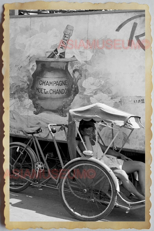 50s Vietnam SAIGON TRISHAW MAN SLEEPING STREET SCENE CHAMPAGNE Vintage Photo 707