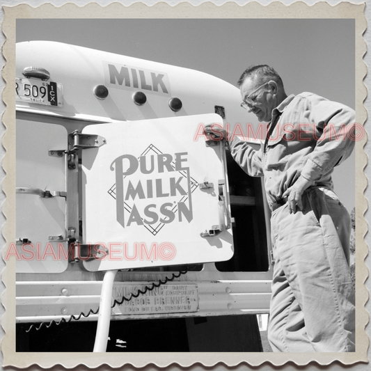 50s LAKE GENEVA WISCONSIN WALWORTH MILWAUKEE MAN MILK TRUCK OLD USA Photo 10010