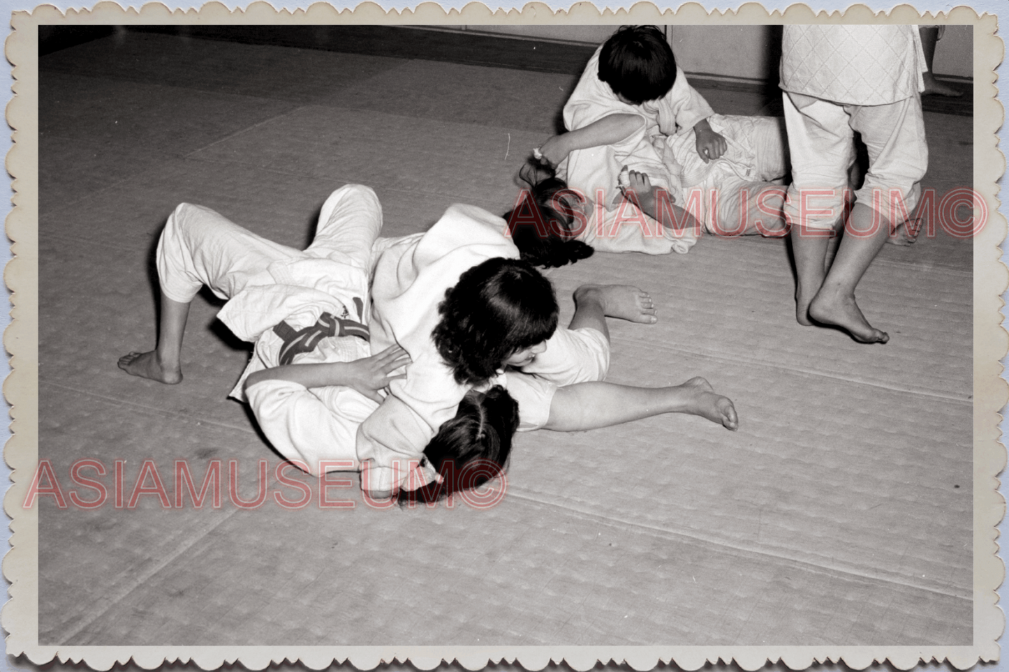 WW2 JAPAN TOKYO KYOTO WOMEN LADY GIRL JUDO FIGHT WAR ADS Vintage Old Photo 24994