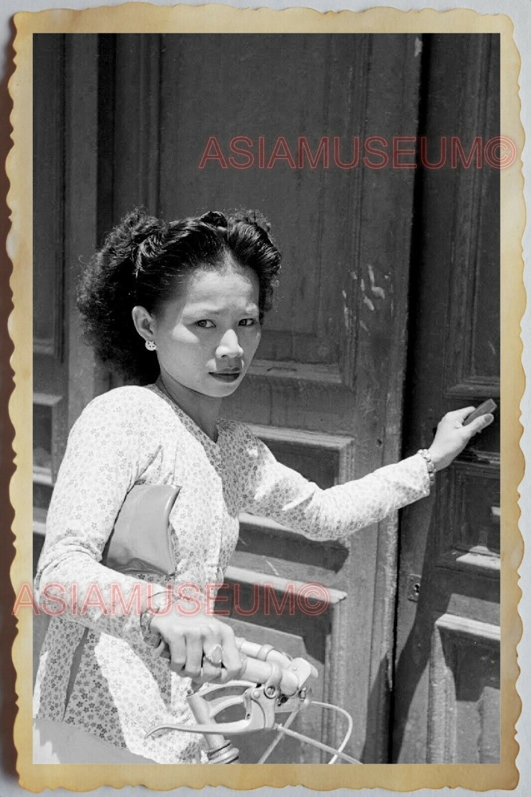 50s Vietnam SAIGON WOMEN BEAUTIFUL YOUNG LADY PORTRAIT DRESS Vintage Photo #825