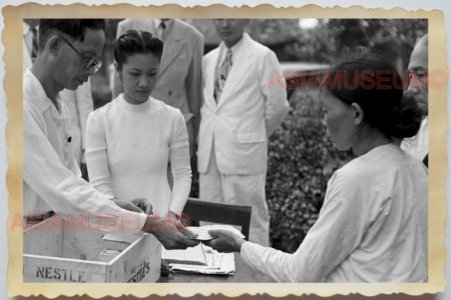 WW2 Vietnam War Saigon Women Lady Portrait Voting Ho Chi Minh Vintage Photo #799