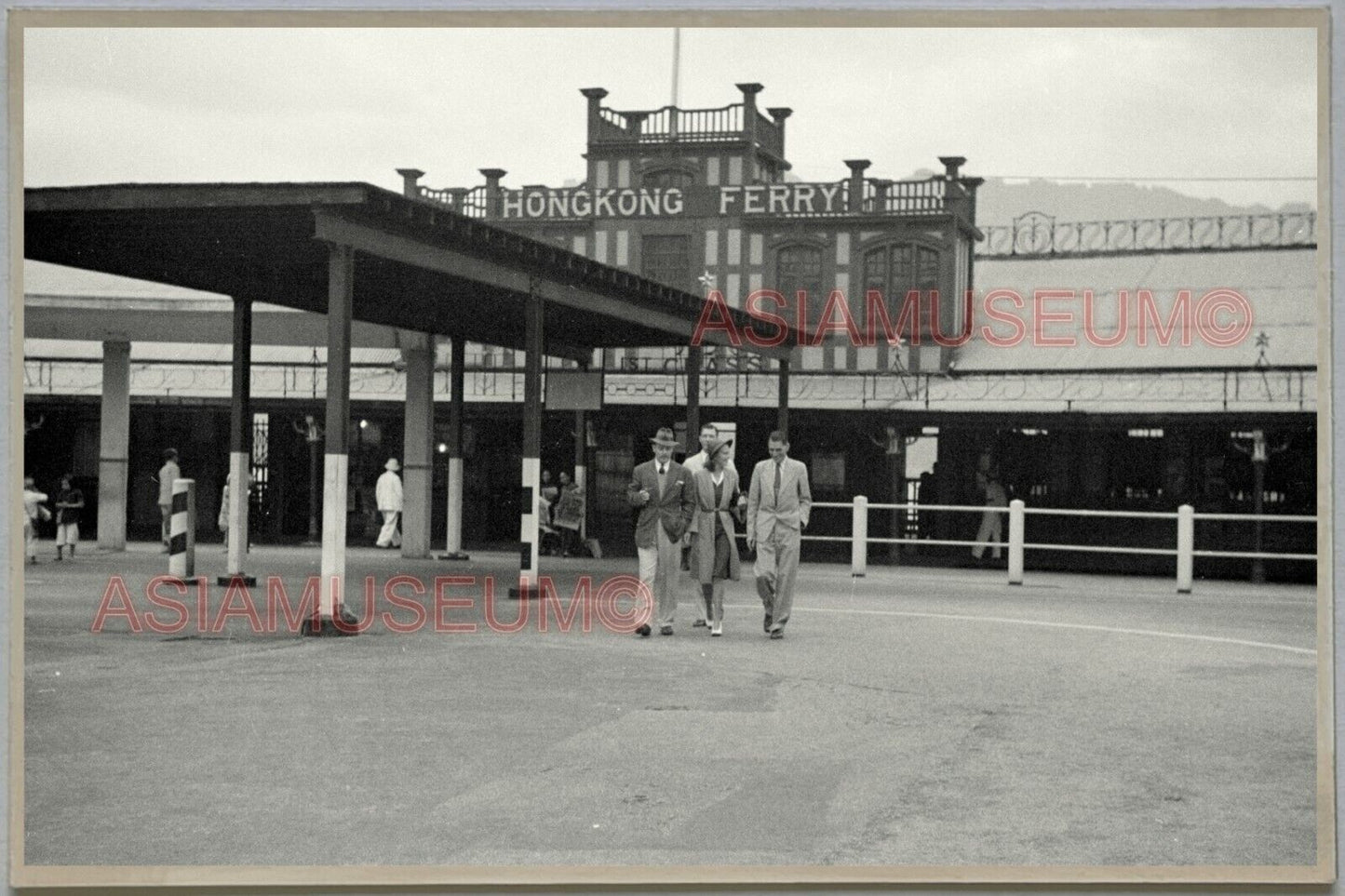 40s Star Ferry Terminal Women HONG KONG VINTAGE PHOTO POSTCARD RPPC 771 香港舊照片明信片