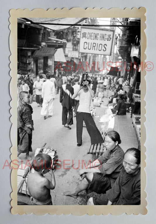 CENTRAL QUEEN'S ROAD STREET SCENE WOMEN  B&W Vintage HONG KONG Photo 23682 香港旧照片