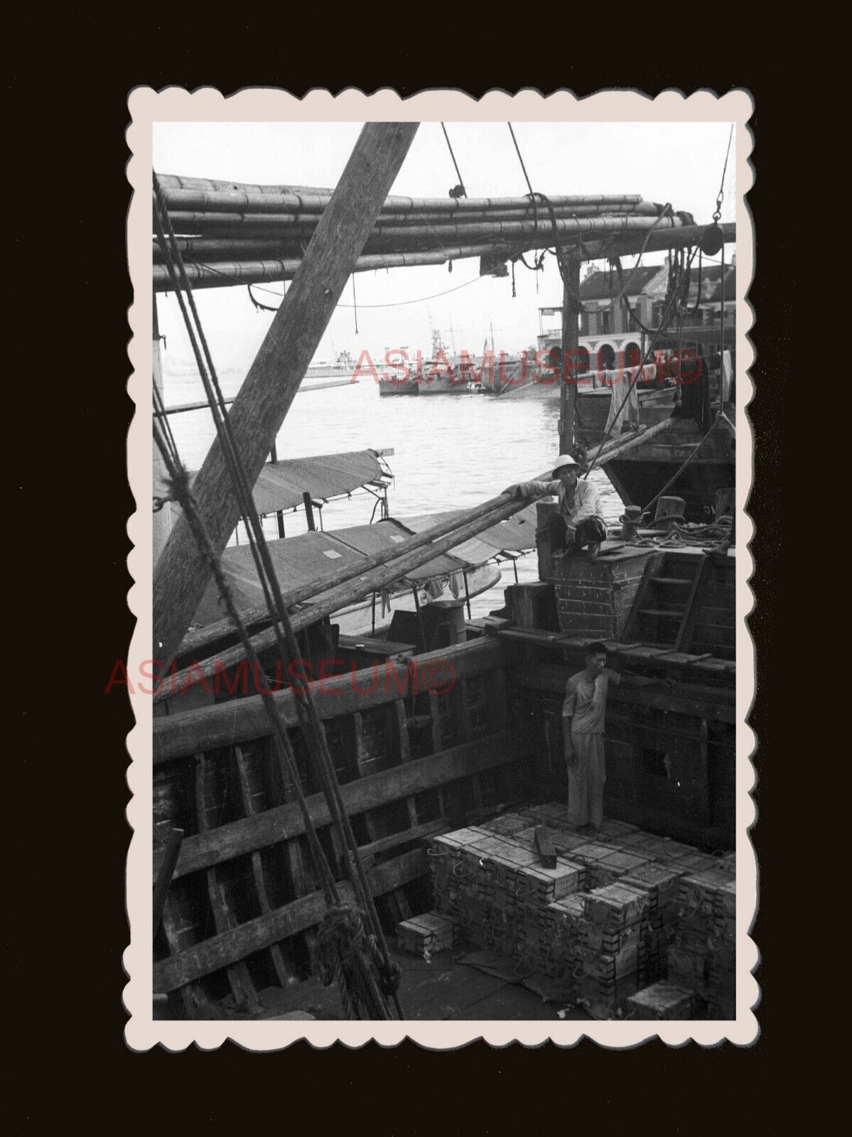 Ship Cargo Loading Boat Coolie Sea Vintage B&W Hong Kong Photograph 香港旧照片 #2742