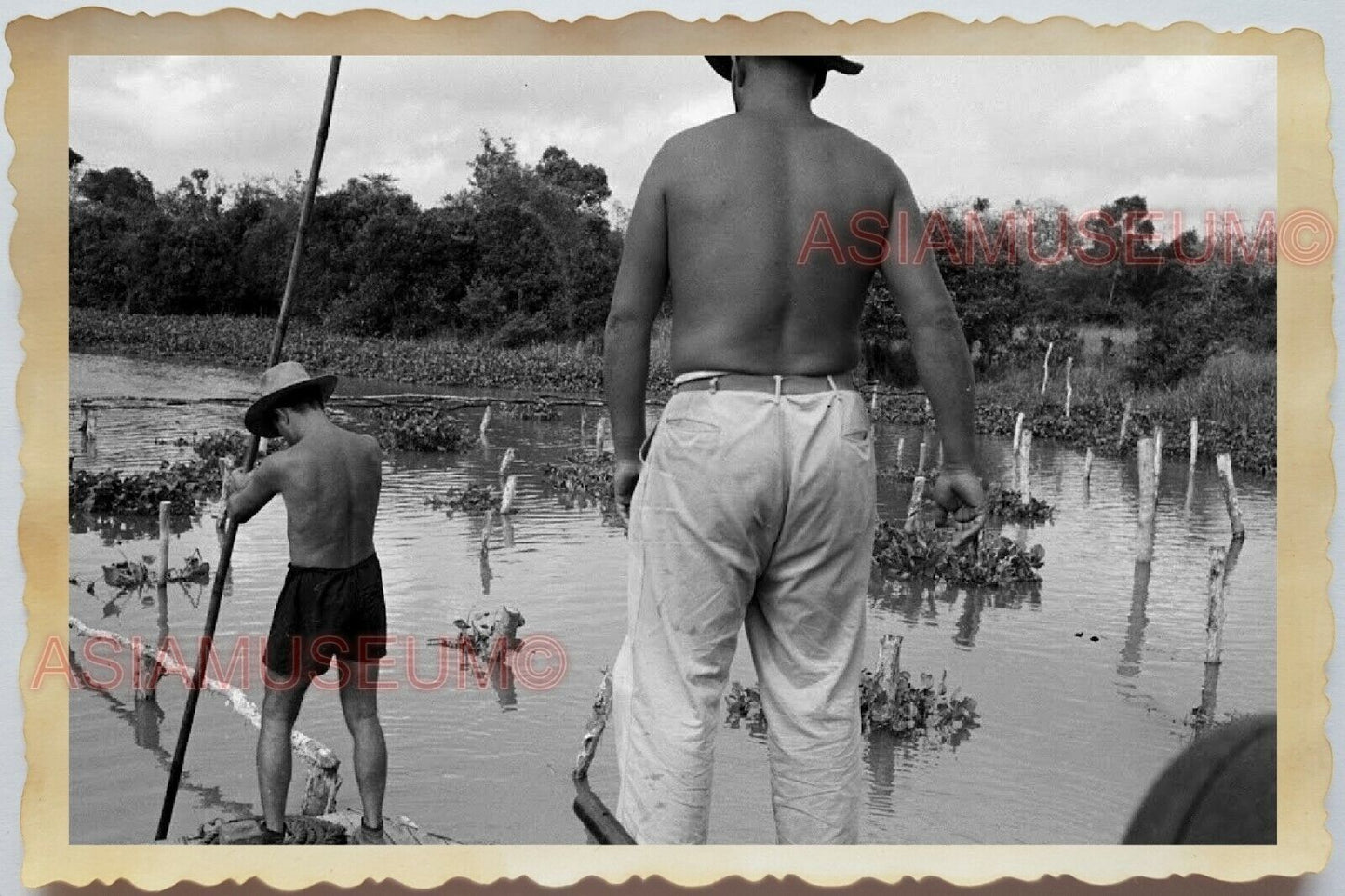 50s Indochina Vietnam Army Topless Man Soldier Boat River War Vintage Photo 1145