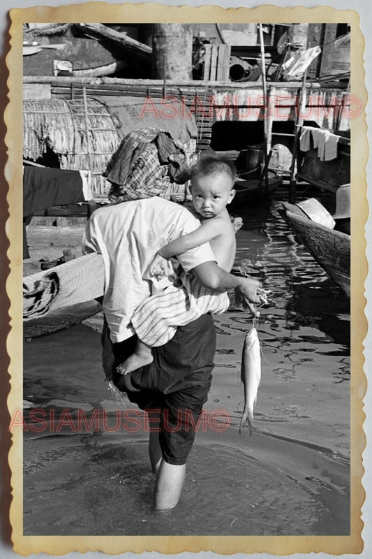 50s Vietnam SAIGON BOAT HOUSE PIER JETTY WOMEN BOY CHILDREN Vintage Photo 394