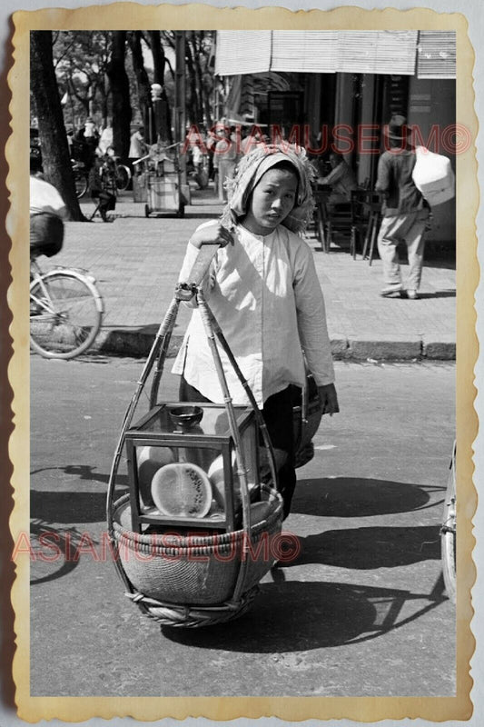 50s Vietnam SAIGON YOUNG GIRL PORTRAIT STREET SCENE SELL FOOD Vintage Photo 1100