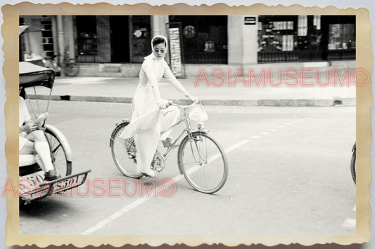 40s WW2 Vietnam AO DAI YOUNG LADY GIRL BICYCLE STREET SCENE Vintage Photo 29684