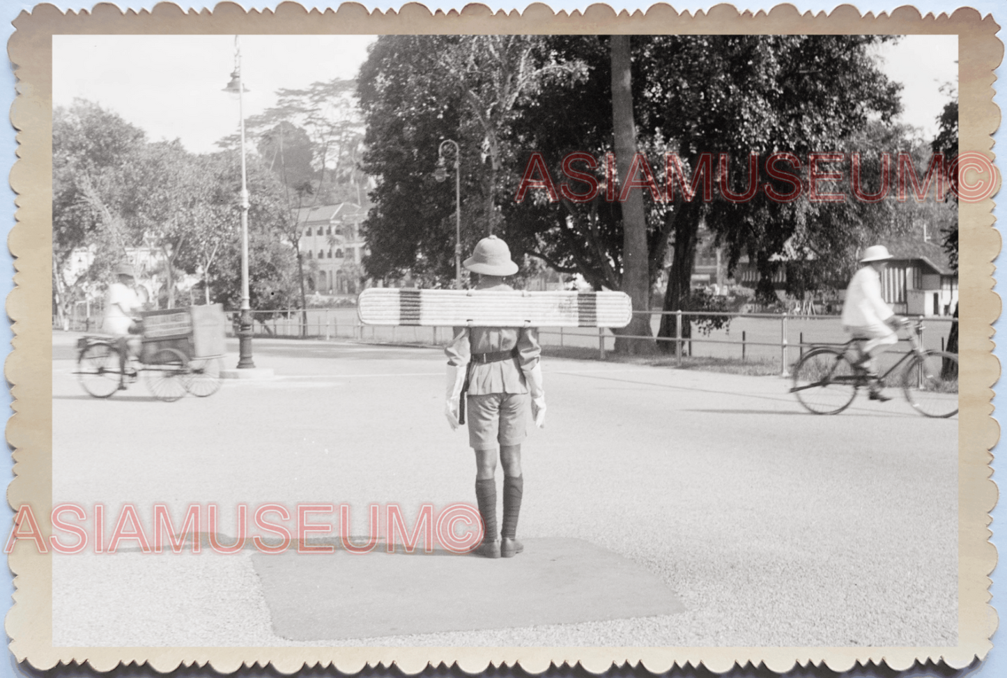 WW2 Traffic Police Officer Road Street Scene Trishaw  B&W Singapore Photo 29496